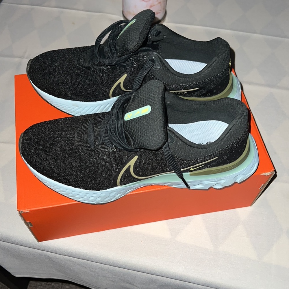 COPY - Nike react - Picture 2 of 4